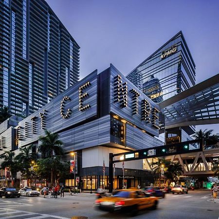 Serene Full Bed With 50 Inch Smart Tv, Netflix, Airplay, Mini-Fridge, And 500 Mbps Wifi Near Fiu, Dolphin Mall, Airport Miami Exterior photo